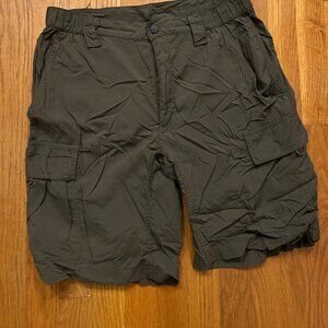 North Face hiking cargo shorts green size m